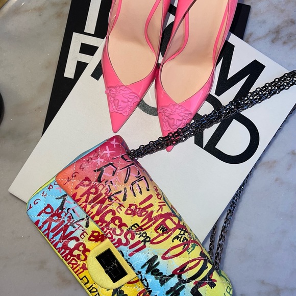 New "Flaunt It" - Multicolored Graffiti Handbag - Picture 5 of 17